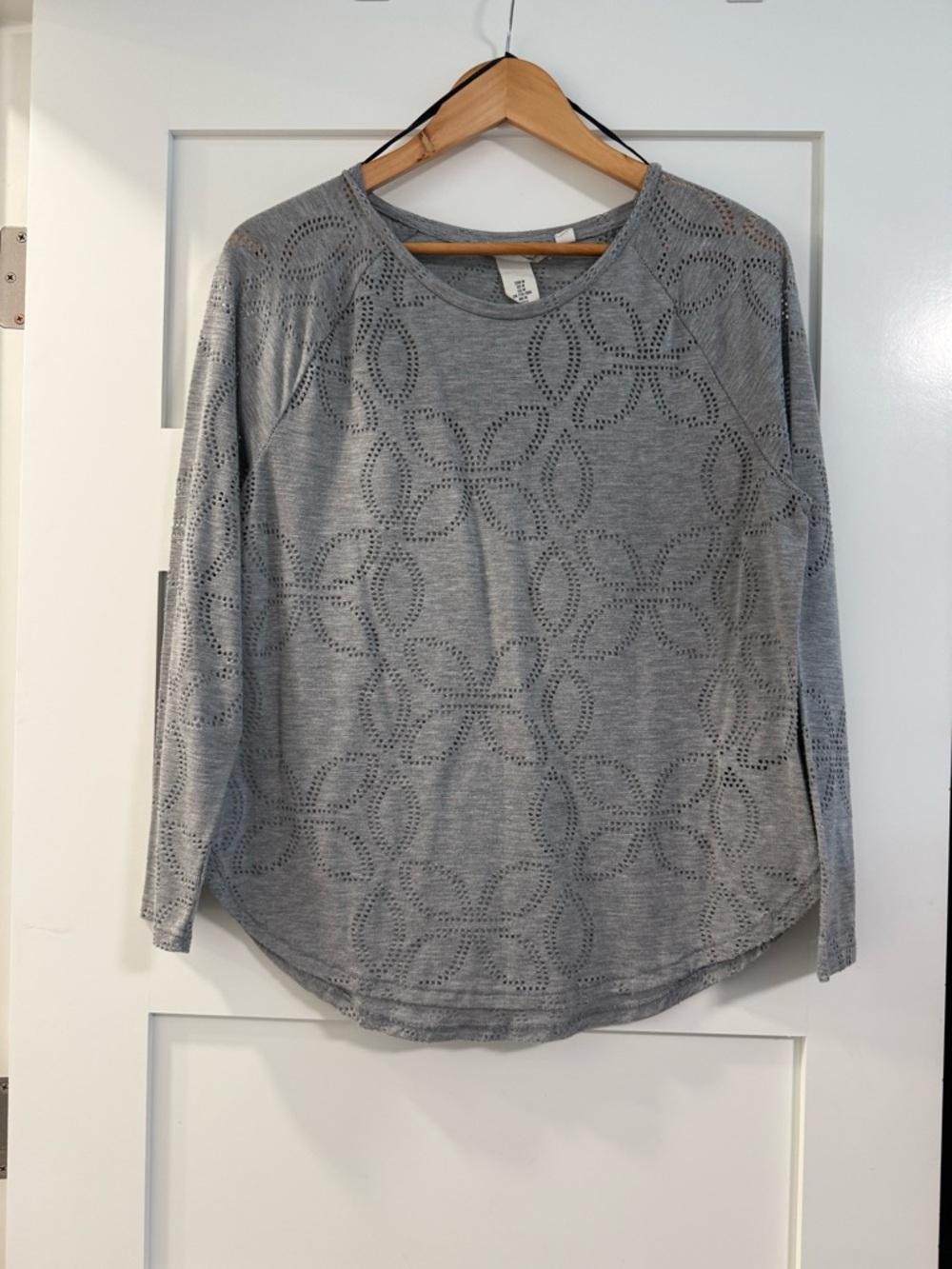 H&M Gray Eyelet Knit Long Sleeve Top